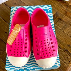 Native Shoes Size 10